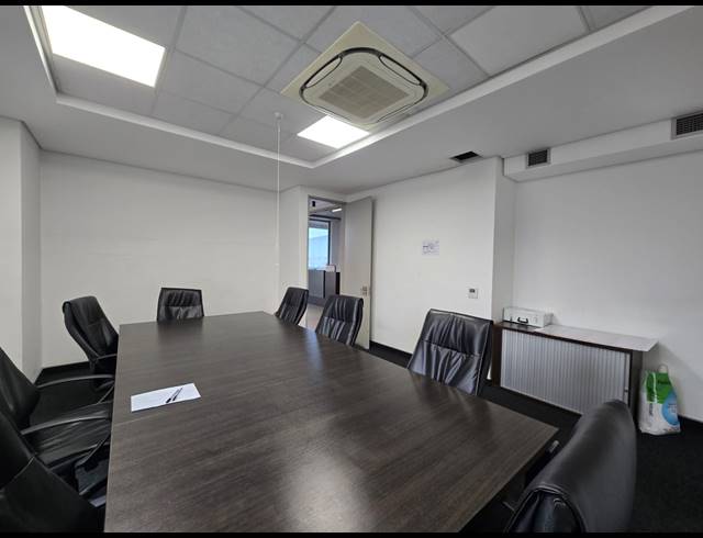 7,572M² WAREHOUSE TO LET IN BELLVILLE SOUTH INDUSTRIA
